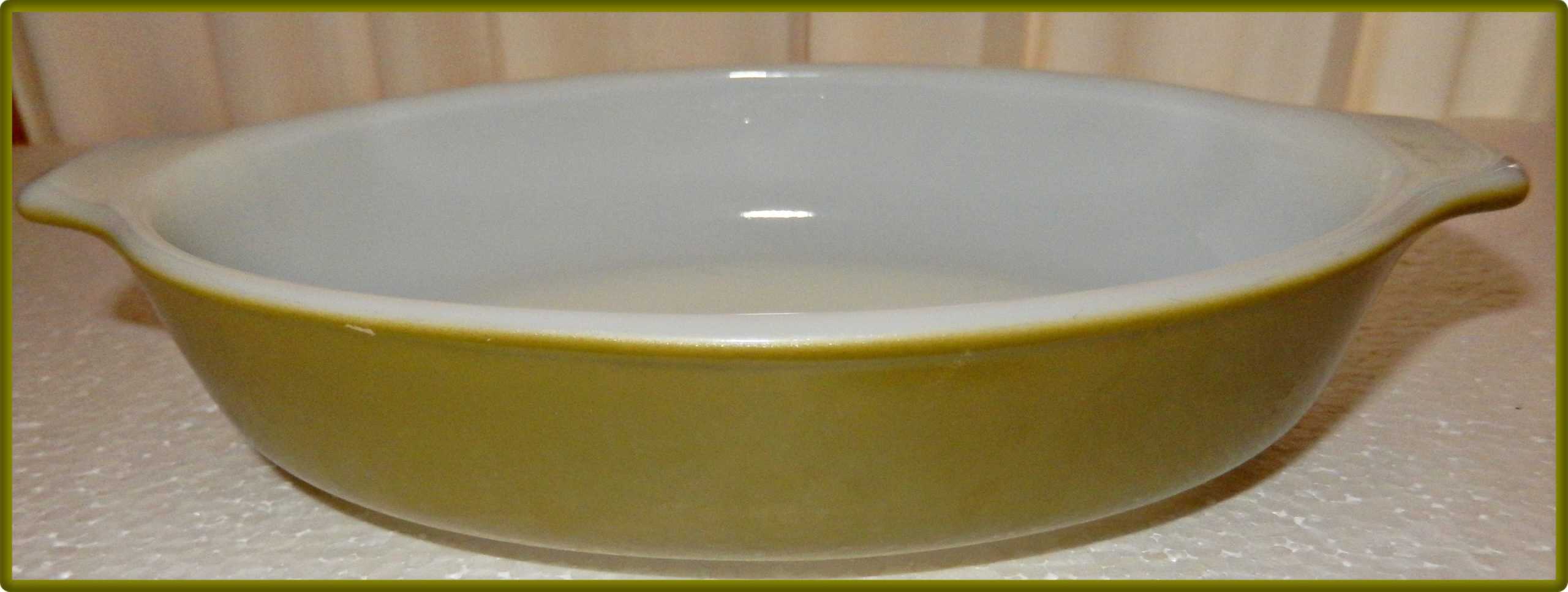 15-0484 PYREX RAMKIN SERVING DISH: Avocado 15-0484 PYREX RAMKIN SERVING DISH: Avocado