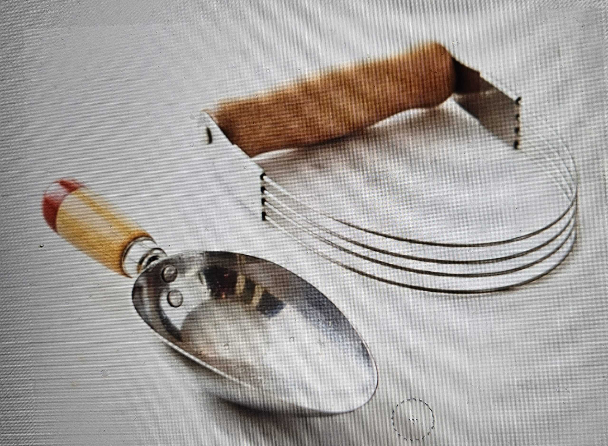 19-0341 WOOD HANDLE ANDROCK PASTRY CUTTER BLENDER KITCHEN UTENSIL, MADE IN USA 19-0341 WOOD HANDLE ANDROCK PASTRY CUTTER BLENDER KITCHEN UTENSIL, MADE IN USA