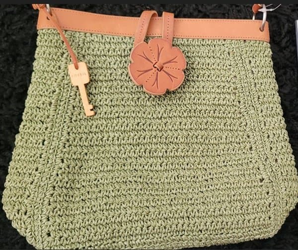 23-0046 FOSSIL GREEN RAFFIA PURSE 23-0046 FOSSIL GREEN RAFFIA PURSE