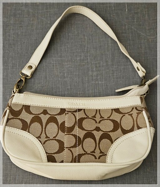 24-0157 COACH PURSE HANDBAG 24-0157 COACH PURSE HANDBAG