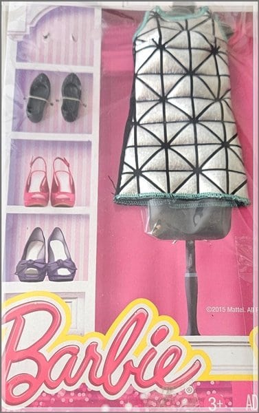 25-0149 BARBIE CLOTHES: DRESS AND SHOES 25-0149 BARBIE CLOTHES: DRESS AND SHOES
