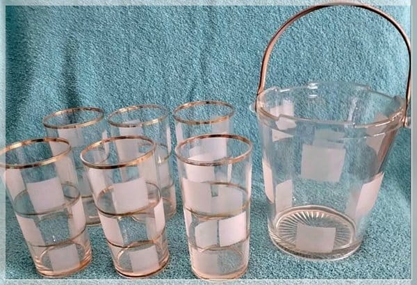 25-0164 VINTAGE MSM DRINKING GLASS AND ICE BUCKET 25-0164 VINTAGE MSM DRINKING GLASS AND ICE BUCKET