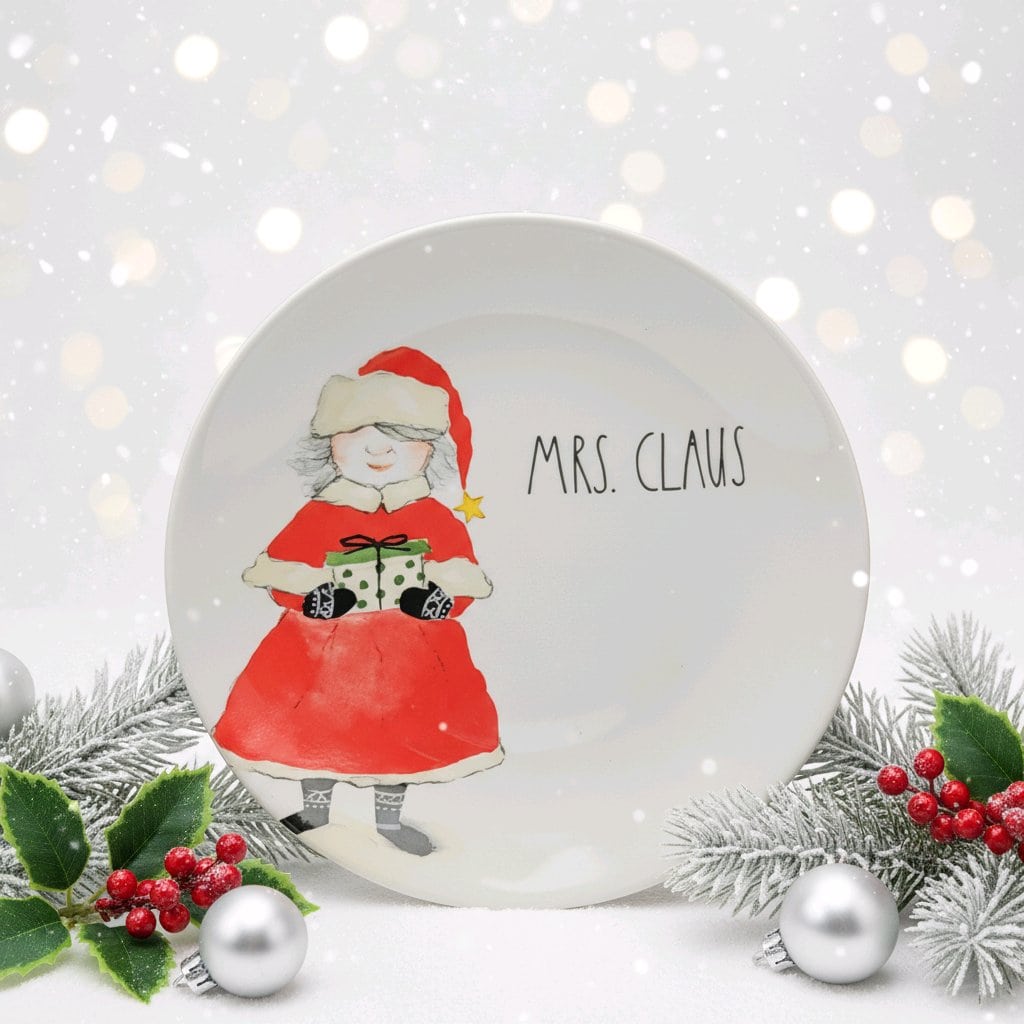 25-0526 MRS CLAUS PLATE - RAE DUNN 25-0526 MRS CLAUS PLATE - RAE DUNN